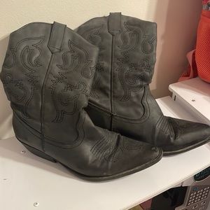 Womens “cowboy” boots